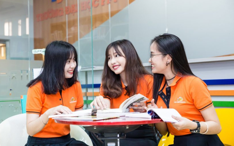 Những trường đầu tiên công bố điểm chuẩn bằng điểm thi tốt nghiệp THPT