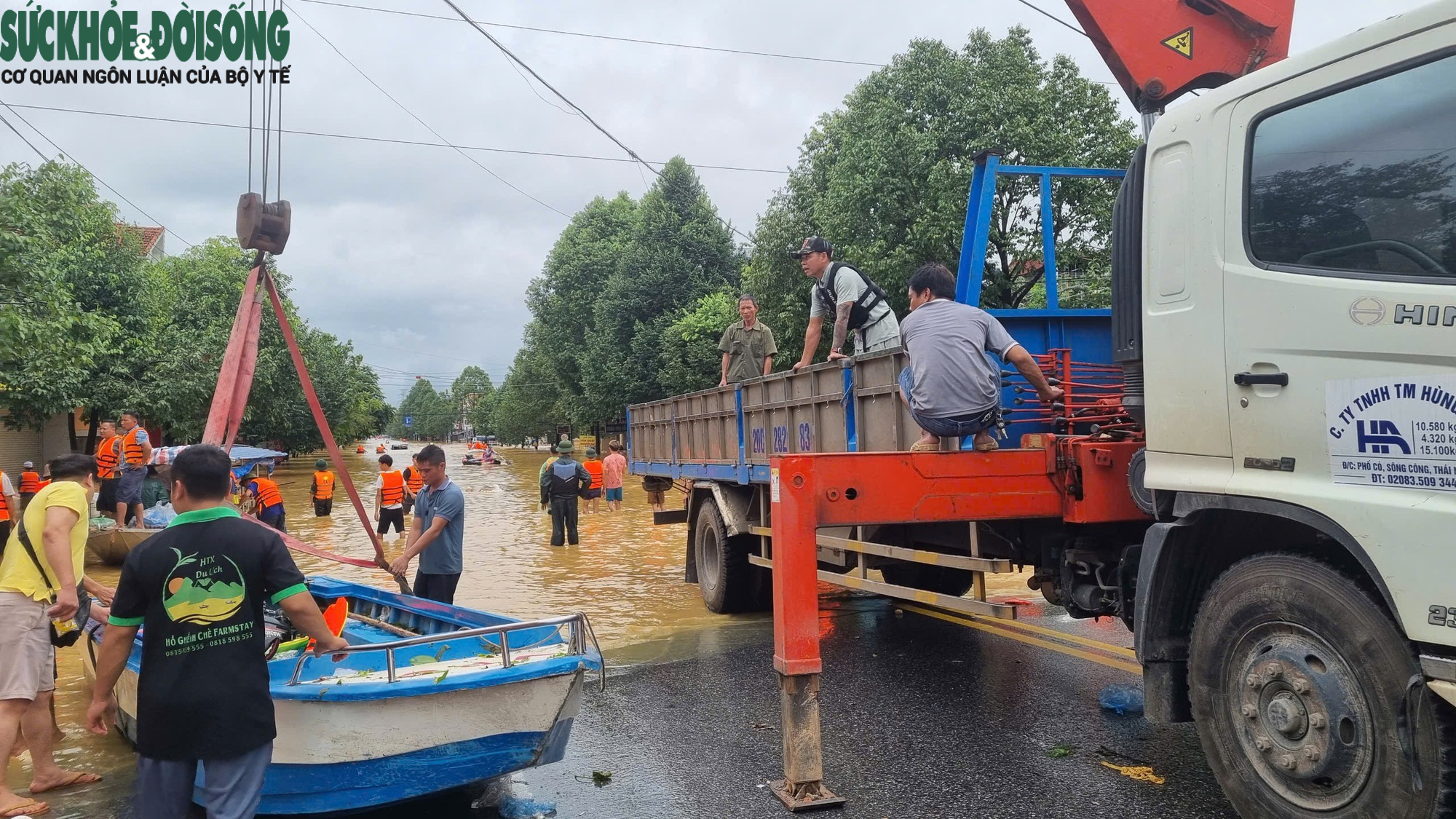 Cứu người dân khỏi tâm lũ Thái Nguyên- Ảnh 4.