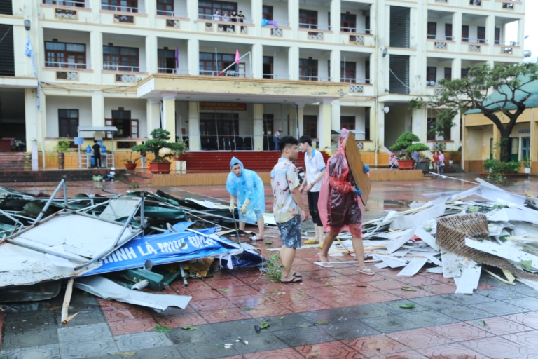 TP. Hạ Long: Di dời dân trong vùng nguy cơ sạt lở, học sinh chưa thể đến trường- Ảnh 3.