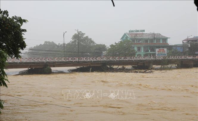 Thái Nguyên: Nước lũ vẫn ở mức cao, nhiều tuyến phố ngập sâu trong nước- Ảnh 3.