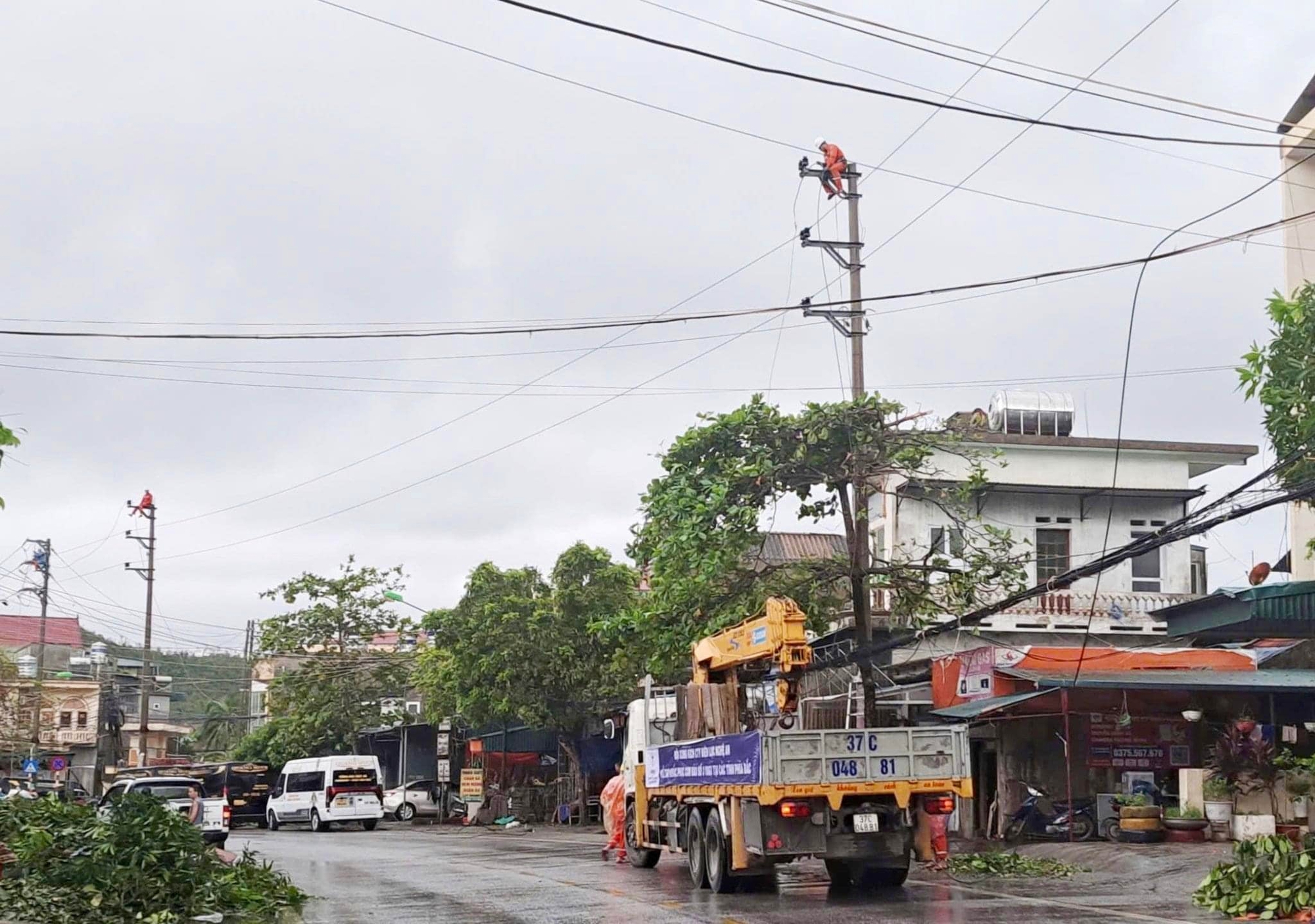 Nghệ An huy động lực lượng hỗ trợ khắc phục hậu quả bão số 3 ở miền Bắc- Ảnh 2.