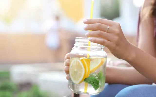 7 loại đồ uống giảm đầy bụng, khó tiêu