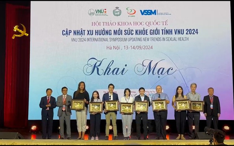 Thứ trưởng Đỗ Xuân Tuyên: Y học Giới tính góp phần nâng cao chất lượng dân số và thích ứng già hóa dân số- Ảnh 6.