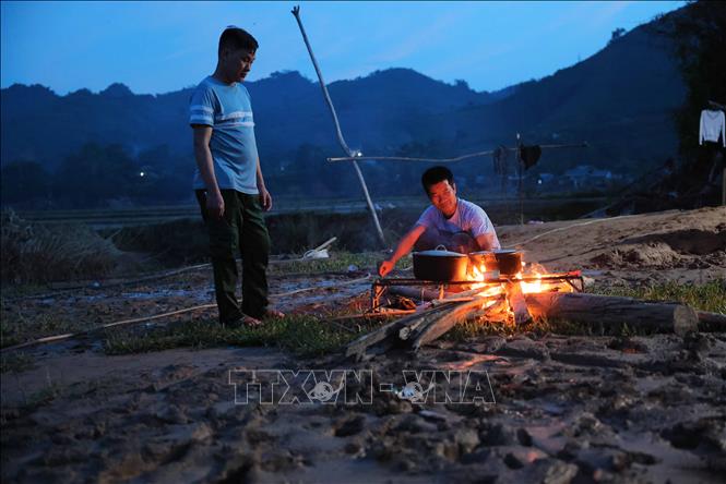 Nhiều nơi ở Lào Cai thiệt hại nặng do mưa lũ, đi lại khó khăn- Ảnh 10.