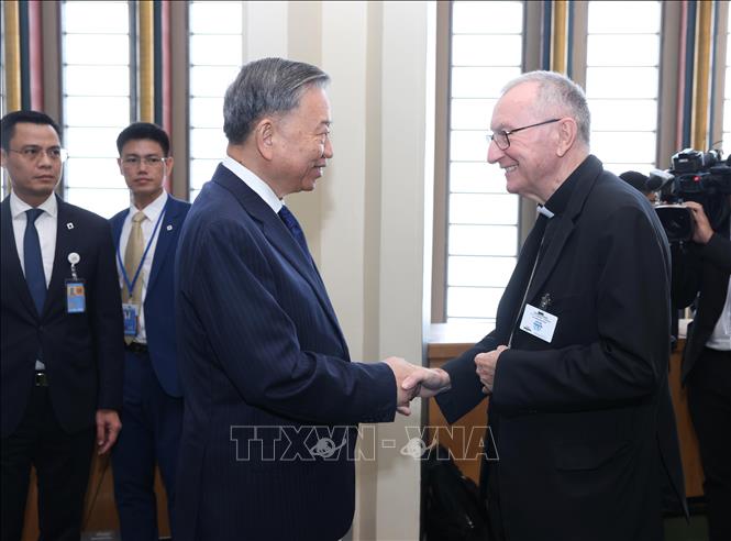 Tổng Bí thư, Chủ tịch nước Tô Lâm gặp Thủ tướng Vatican- Ảnh 1.