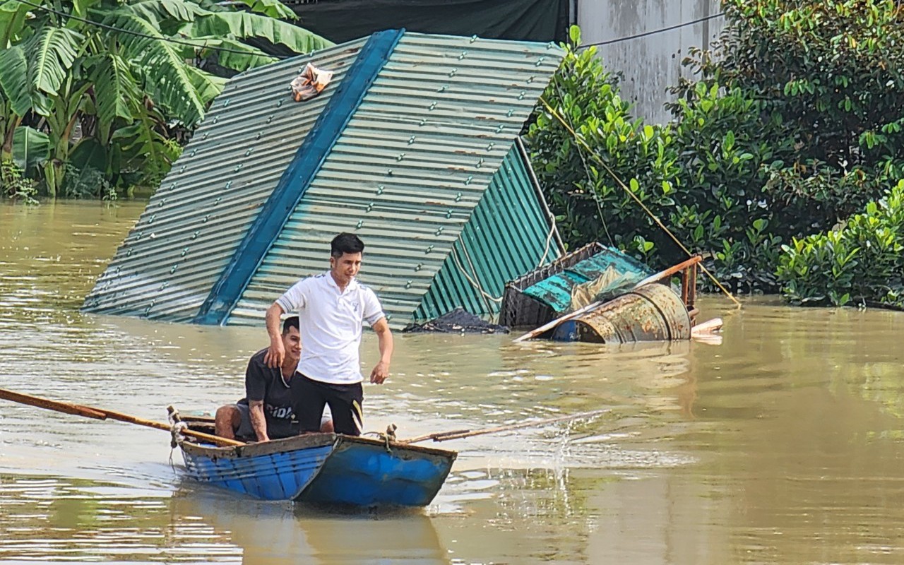 Tiếp tế lương thực cho gần 10 nghìn người dân ngoại ô TP Thanh Hóa