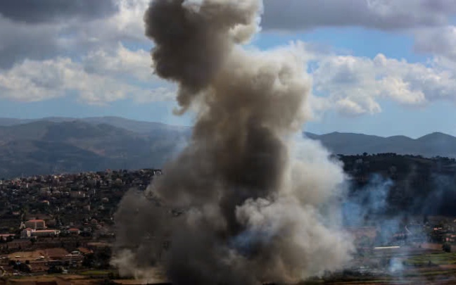 Lebanon: Hàng nghìn người bỏ chạy giữa các cuộc không kích của Israel