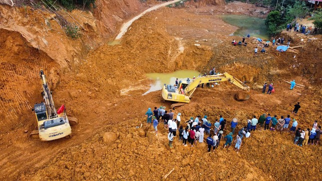 Tìm thấy nạn nhân cuối cùng trong vụ sạt lở làm 9 người chết ở Yên Bái- Ảnh 1.