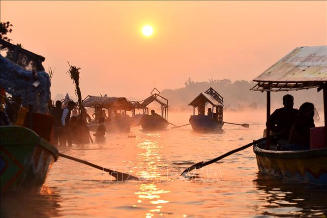 Ít nhất 46 người chết đuối trong lễ hội của người Hindu ở Ấn Độ- Ảnh 1.