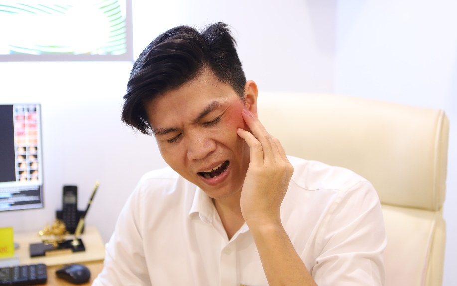 Trật khớp thái dương hàm có biểu hiện gì?- Ảnh 2.