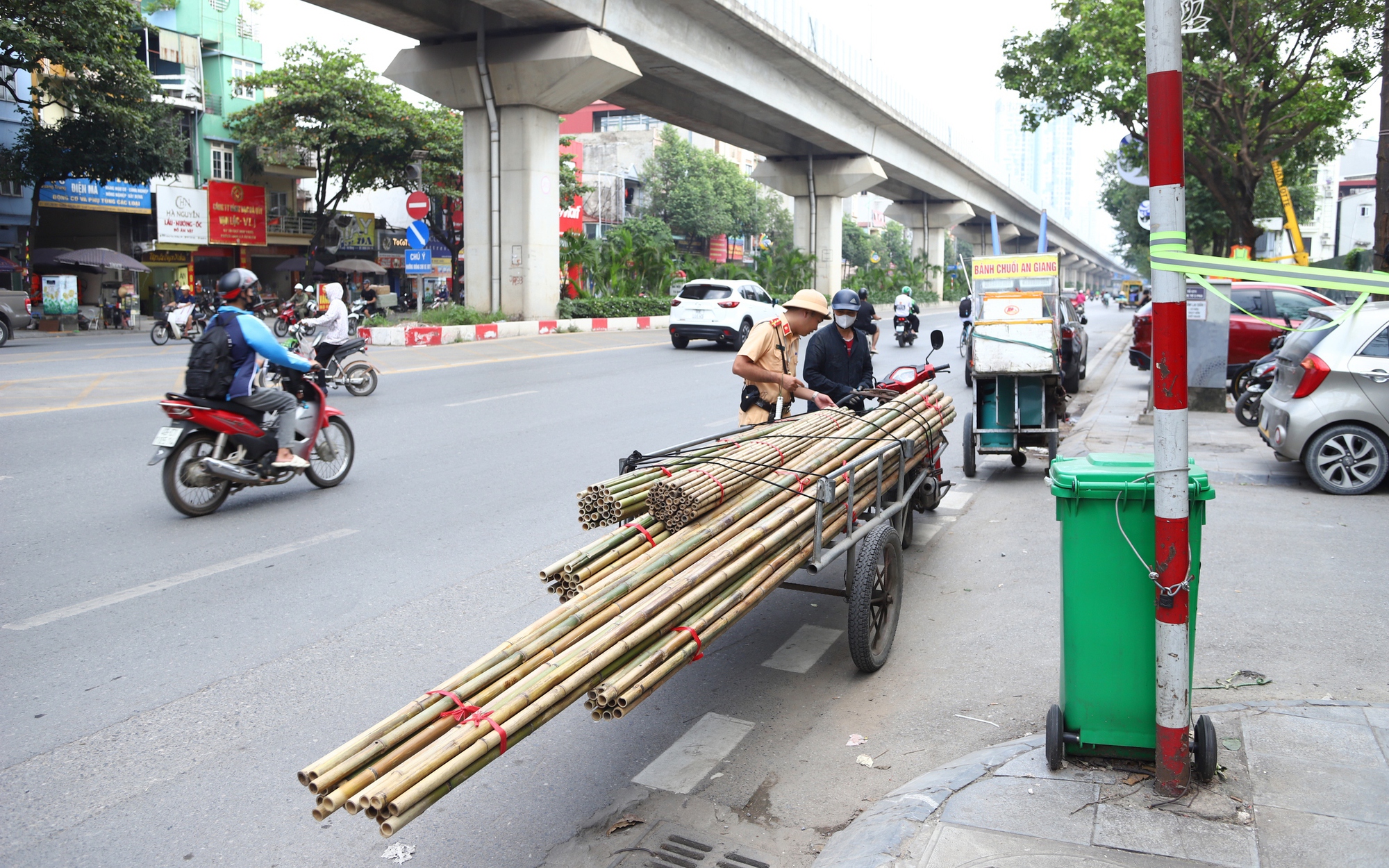 Chở hàng cồng kềnh theo yêu cầu, tài xế bất ngờ với tiền phạt gấp nhiều lần tiền cước