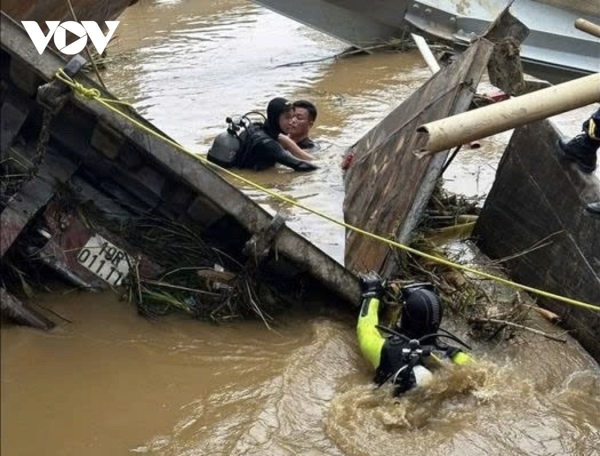 Phú Thọ đề nghị bổ sung người nhái tìm nạn nhân vụ sập cầu Phong Châu- Ảnh 1.