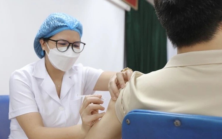 Đồng Nai thực hiện chiến dịch tiêm vaccine sởi – rubella cho hơn 2.000 nhân viên y tế