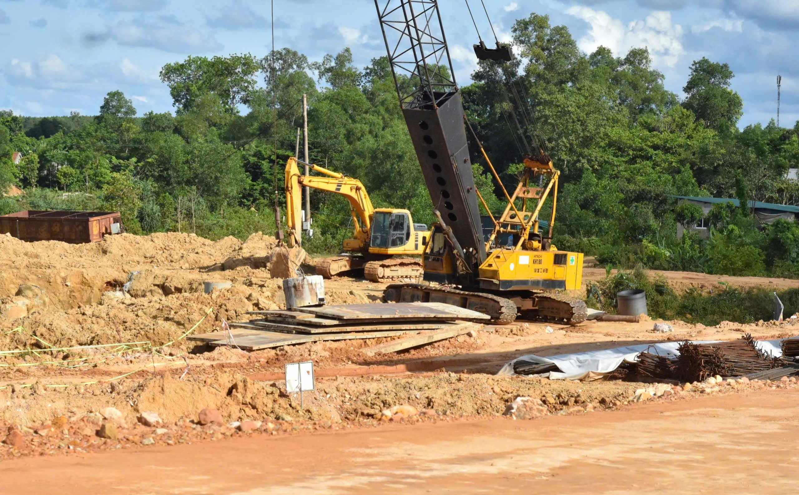 Hàng trăm công nhân xuyên lễ thi công cao tốc nghìn tỷ- Ảnh 4.