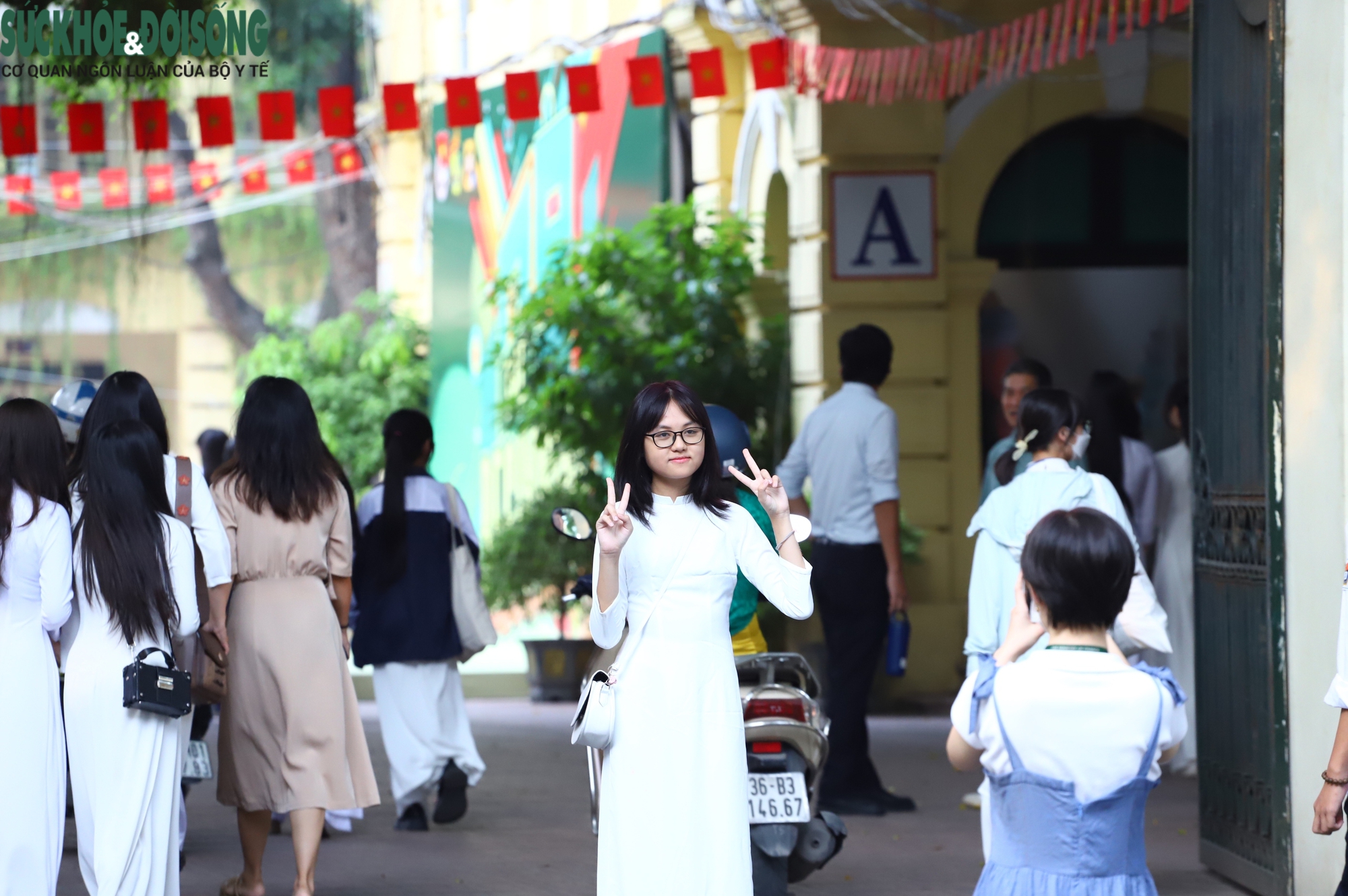 Công an Hà Nội ra quân bảo đảm an toàn giao thông ngày khai giảng- Ảnh 12.