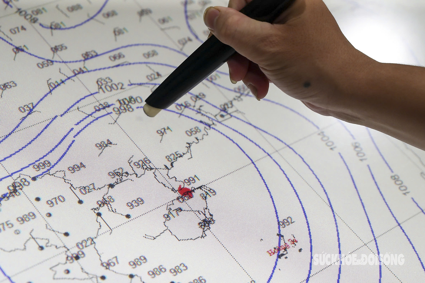 Xuyên đêm trực bão Yagi tại Trung tâm Dự báo Khí tượng thủy văn quốc gia- Ảnh 9.