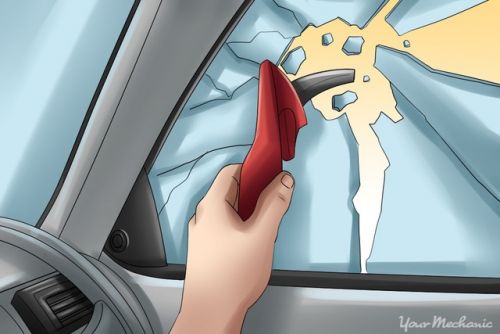 Cách thoát khỏi một chiếc ô tô đang chìm trong biển nước- Ảnh 2. Cách thoát khỏi một chiếc ô tô đang chìm trong biển nước- Ảnh 2.