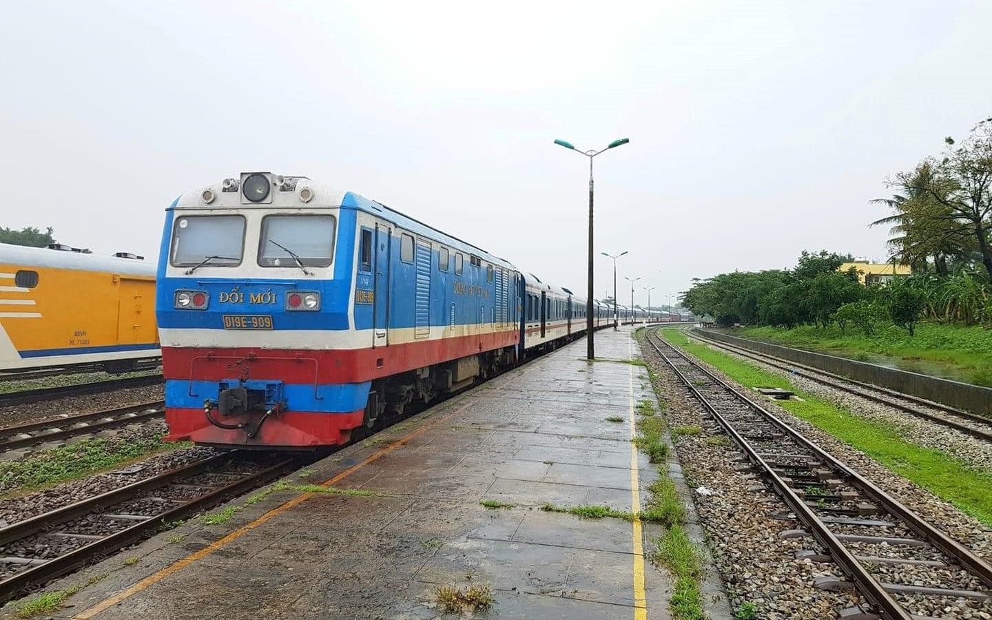 Dừng tàu khách Hà Nội - Lào Cai do mưa lũ tại Yên Bái