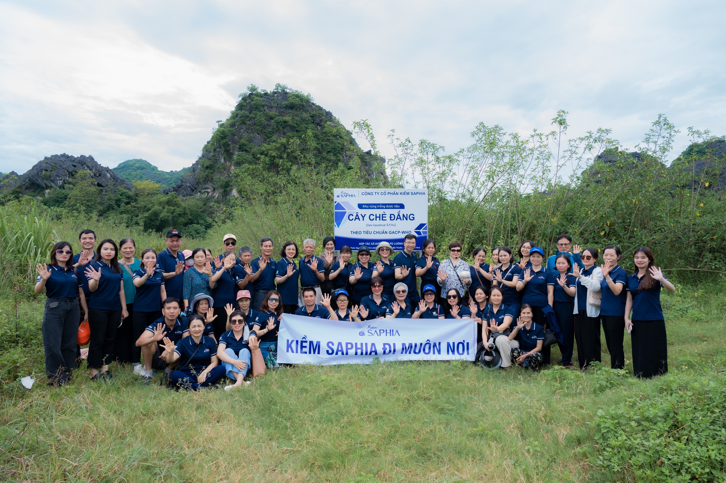 Hành trình 800km tham quan vùng dược liệu và nhà máy sản xuất của Công ty Kiềm Saphia- Ảnh 2.