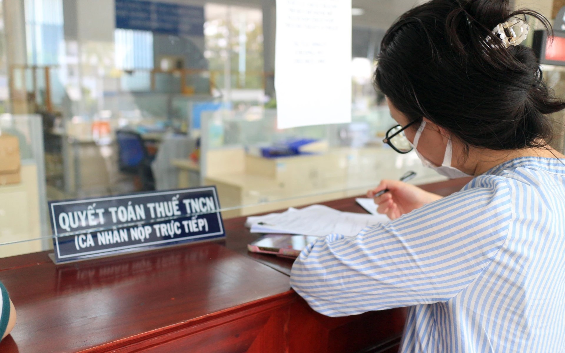 Trường hợp người lao động phải đóng thuế khi nhận thưởng Tết
