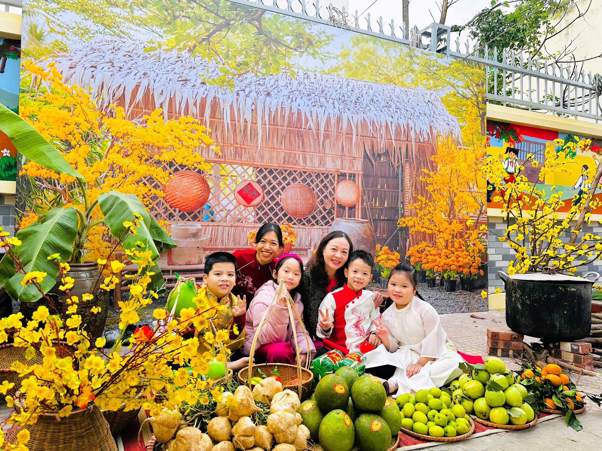 Hải Phòng: Thầy trò nô nức trải nghiệm chợ Tết trước kỳ nghỉ lễ- Ảnh 16.