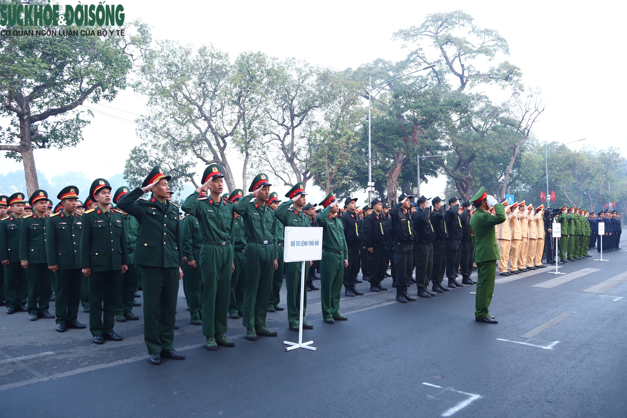 Hà Nội đặt mục tiêu khắc phục tình trạng ùn tắc giao thông trong Năm An toàn giao thông 2025- Ảnh 3.