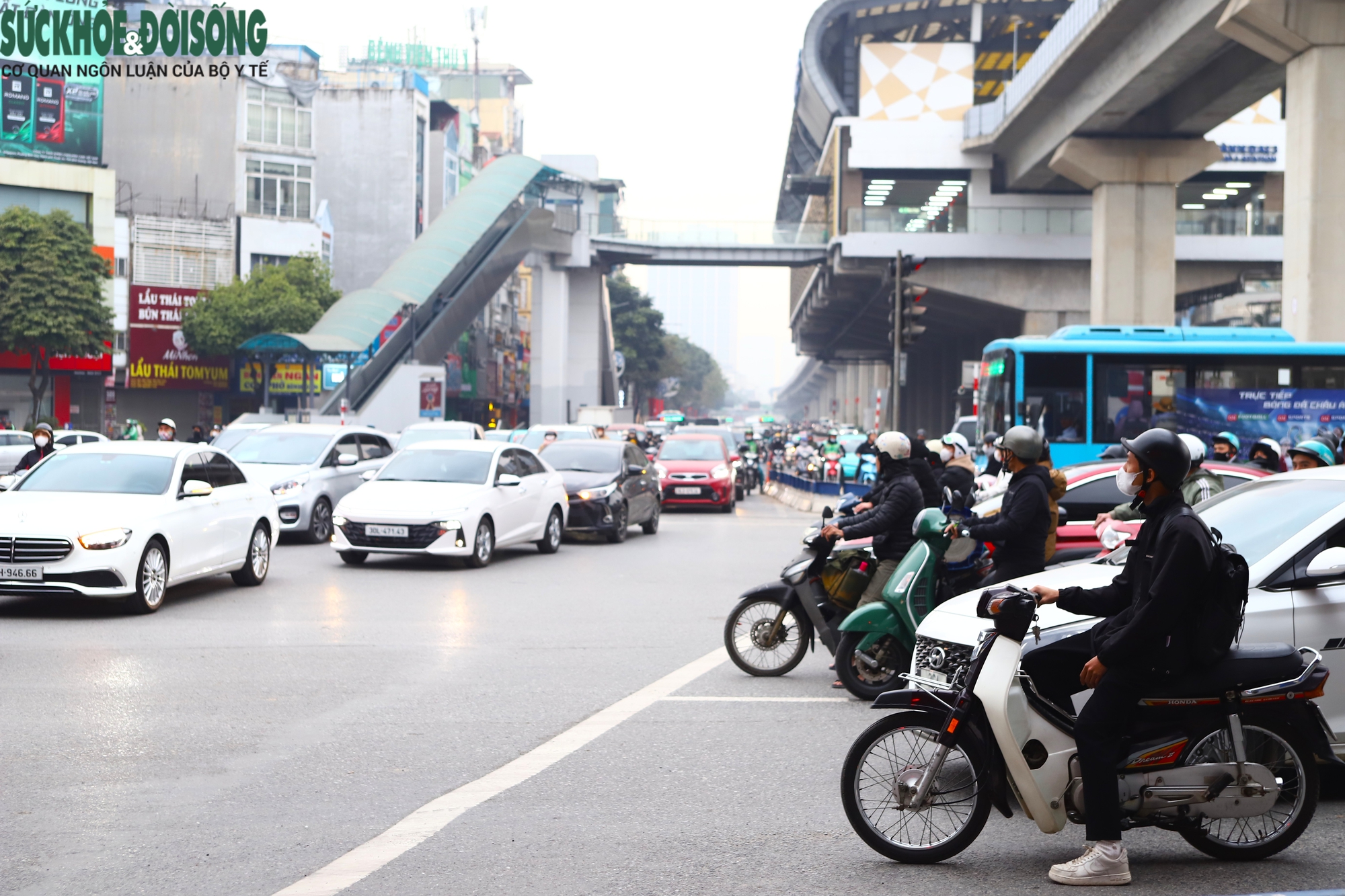 Người dân phải 'dừng thêm đèn đỏ' nếu muốn vượt qua nút giao Khuất Duy Tiến - Nguyễn Trãi - Nguyễn Xiển- Ảnh 4.