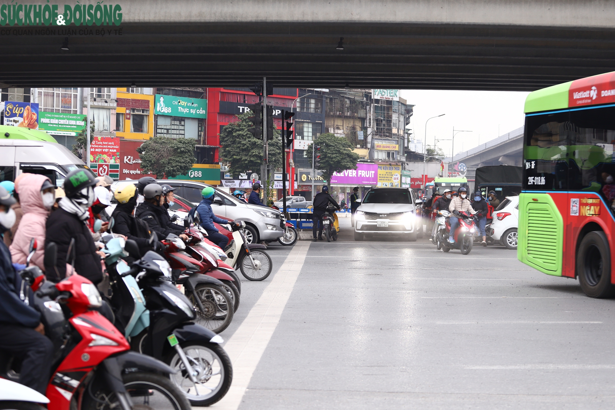 Người dân phải 'dừng thêm đèn đỏ' nếu muốn vượt qua nút giao Khuất Duy Tiến - Nguyễn Trãi - Nguyễn Xiển- Ảnh 8.