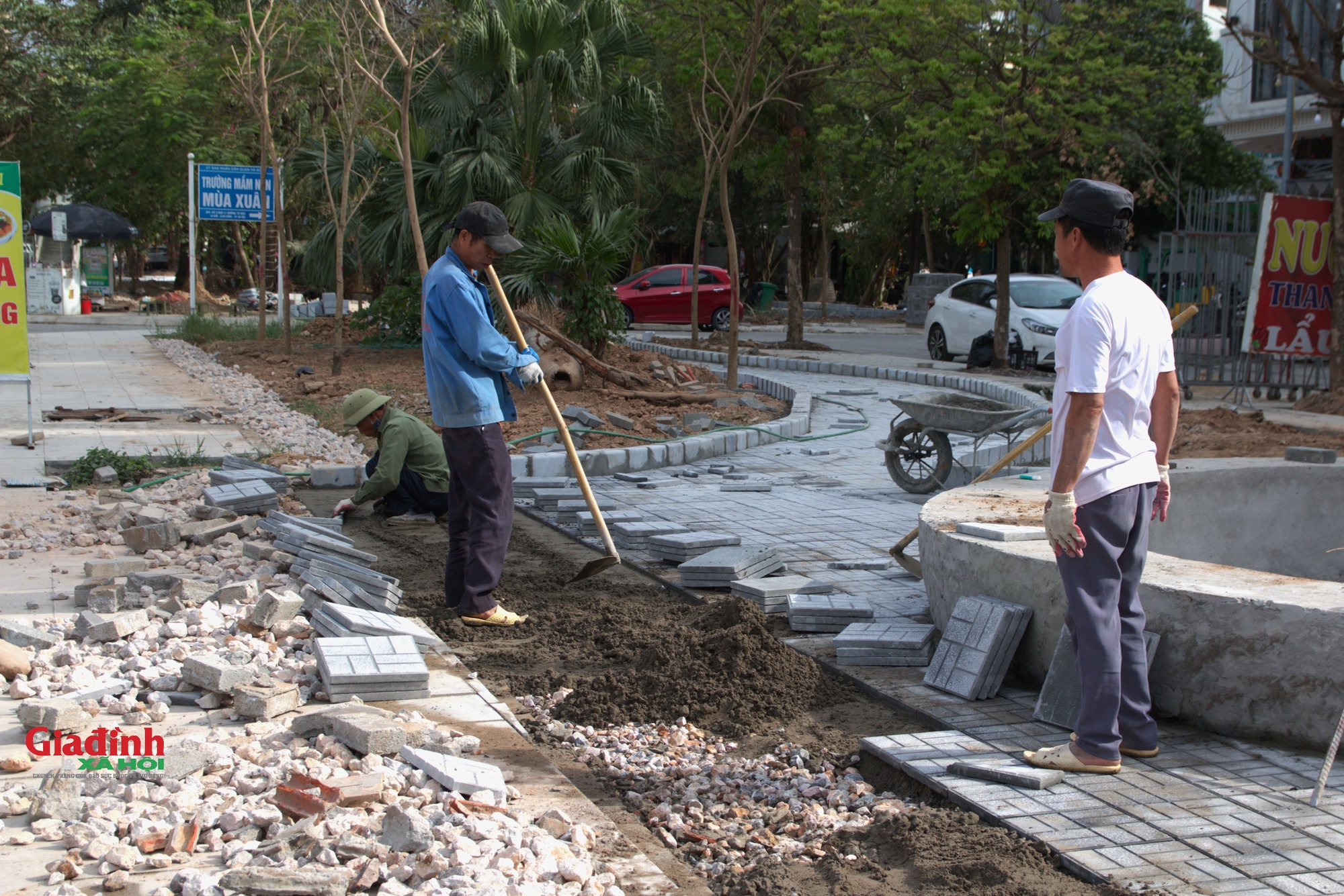 Hà Nội: Tạm dừng đào đường, lát vỉa hè để phục vụ nhu cầu đi lại của người dân dịp Tết Nguyên đán- Ảnh 1.