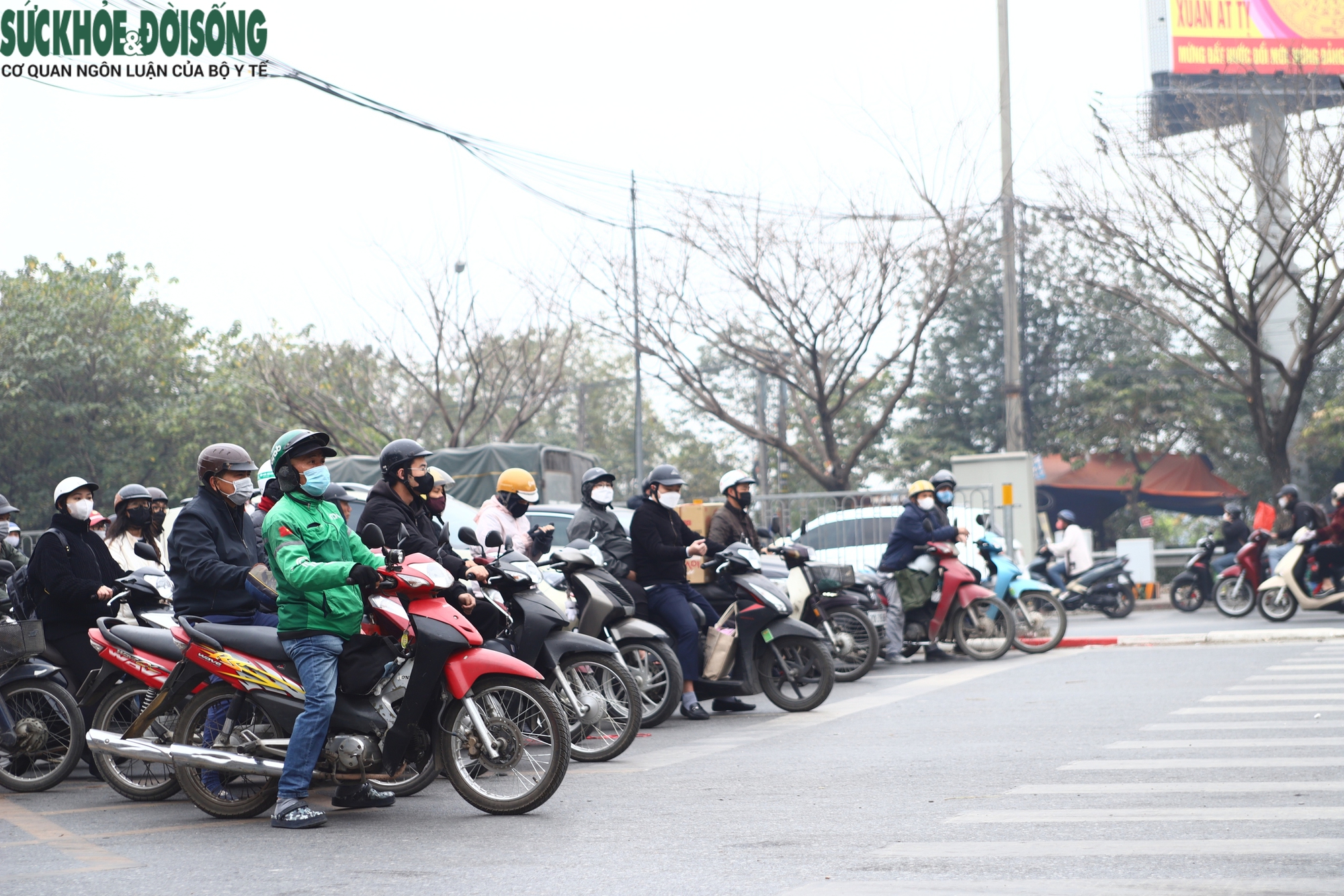 Từ không đội mũ bảo hiểm, nữ tài xế bất ngờ khi bị tạm giữ phương tiện- Ảnh 14.