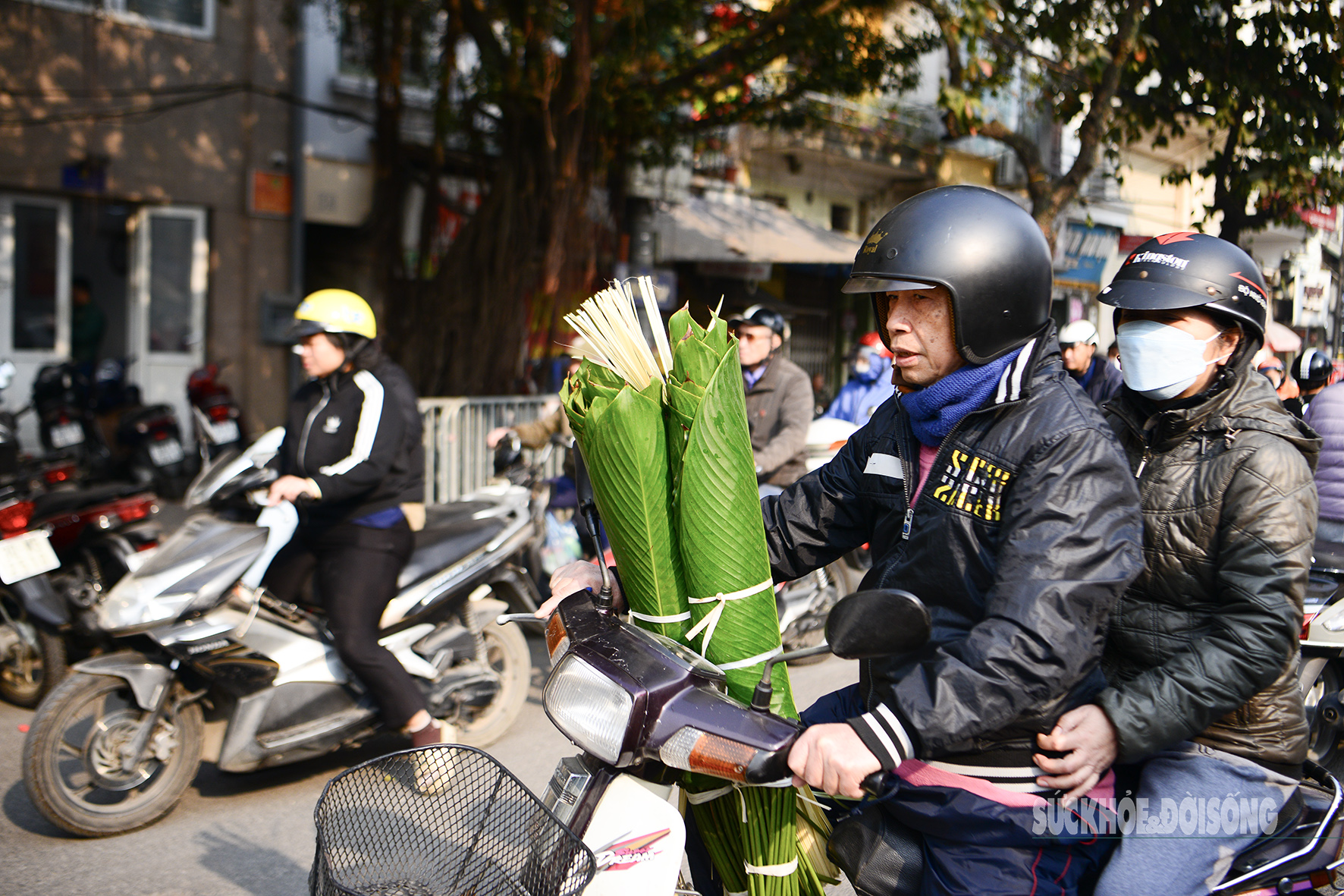 Chợ lá dong lâu đời nhất Thủ đô nhộn nhịp ngày cận Tết- Ảnh 10.