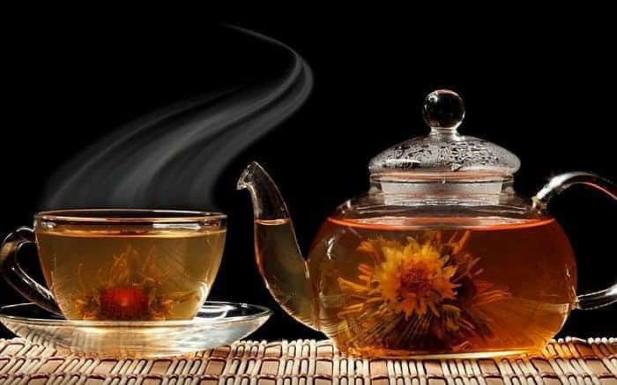 Cách uống trà thảo mộc giúp giảm ho dai dẳng