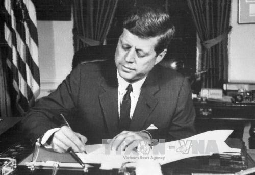 Tổng thống Trump ra lệnh công bố hồ sơ vụ ám sát John F. Kennedy- Ảnh 1.