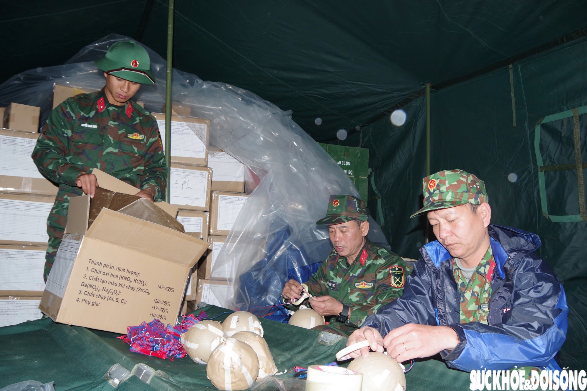 Bên trong trận địa pháo hoa sẵn sàng khai hoả đêm giao thừa ở Huế- Ảnh 7.