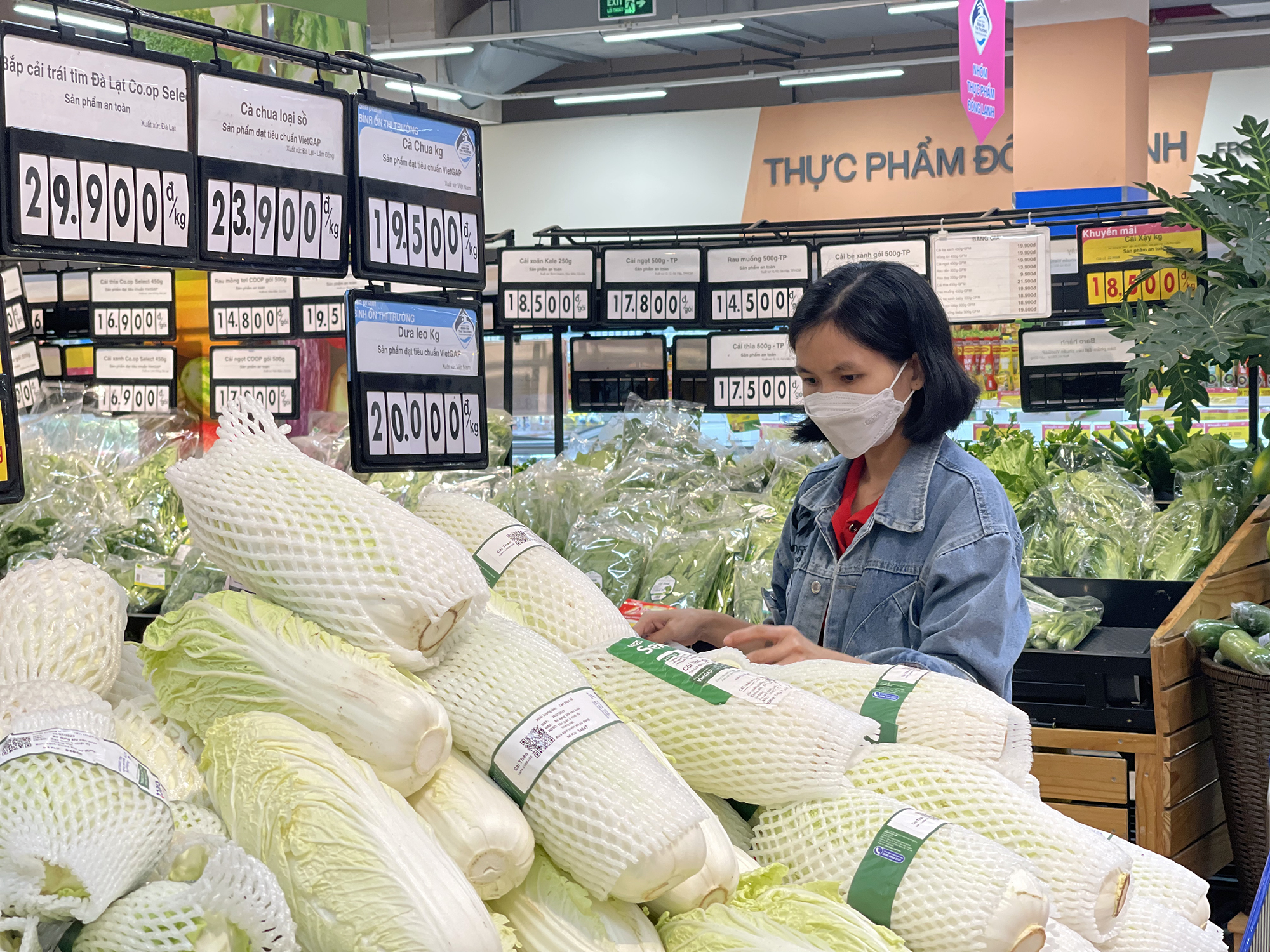 Tết Nguyên đán 2025 cận kề, các địa phương đồng loạt tổ chức đưa hàng về nông thôn để kích cầu tiêu dùng- Ảnh 1.