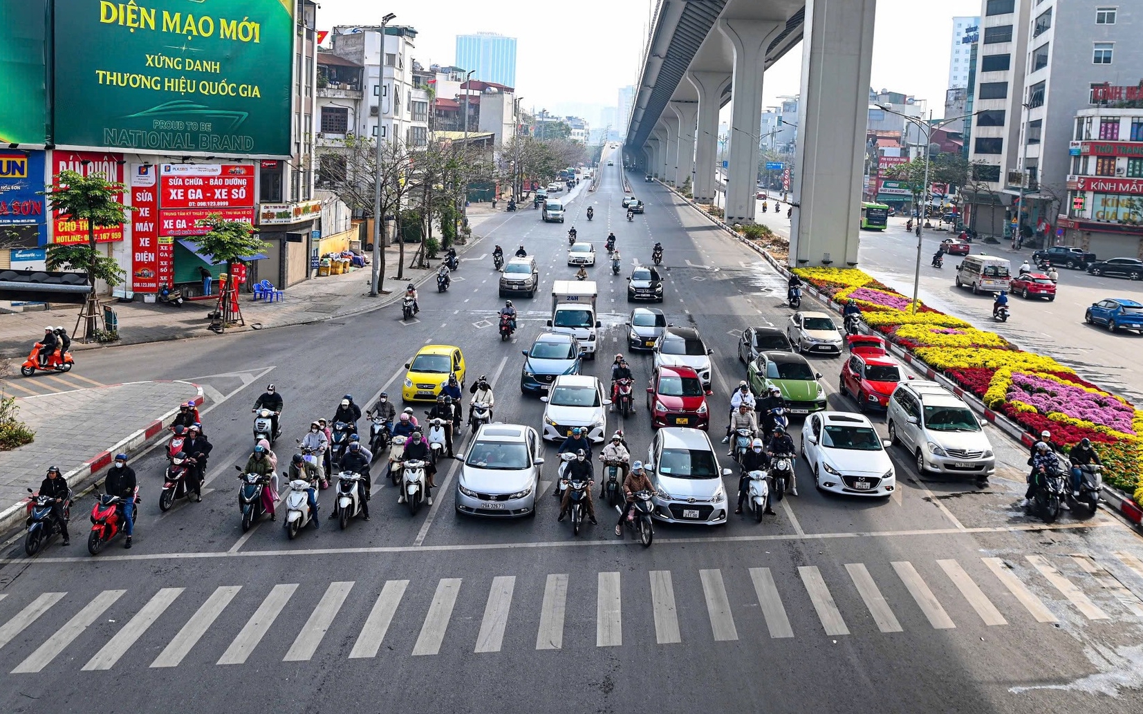 Người Hà Nội tự giác chấp hành giao thông khi du Xuân đón Tết