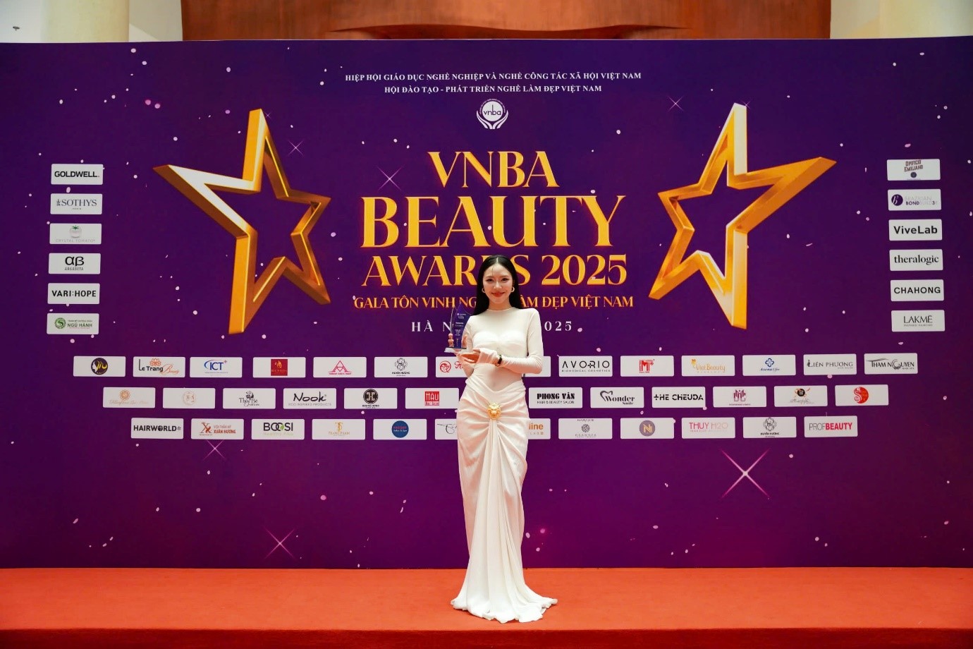 Avorio vinh dự nhận giải 'Thương hiệu Mỹ phẩm uy tín, chất lượng năm 2024' tại VNBA Beauty Awards 2025- Ảnh 4.