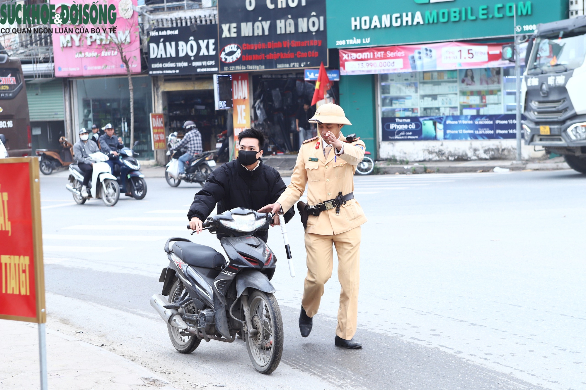 Người vi phạm sẽ được 'phổ cập' ngay về Nghị định 168 tại chốt CSGT sau đó mới bị phạt - Ảnh 2.