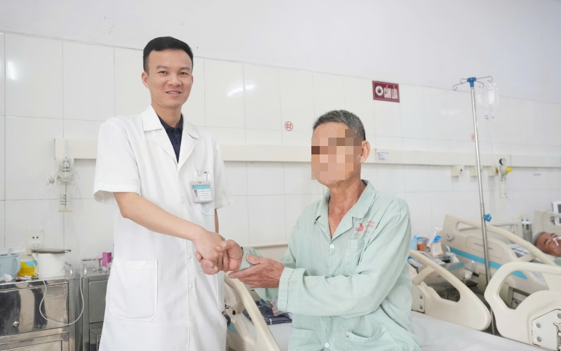 Cứu cụ ông 73 tuổi bị đột quỵ nhồi máu não thoát cửa tử
