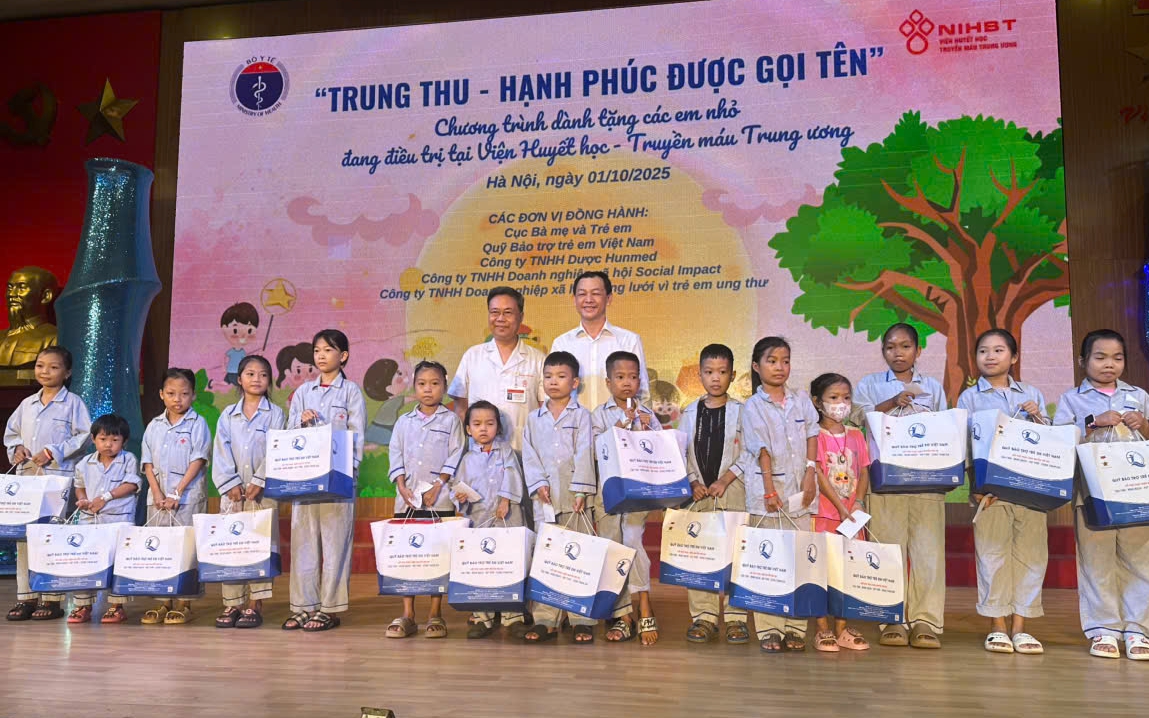 Gần 2 tỷ đồng 'Vui Trung thu' dành cho trẻ em có hoàn cảnh đặc biệt, khó khăn tỉnh Tuyên Quang- Ảnh 10.
