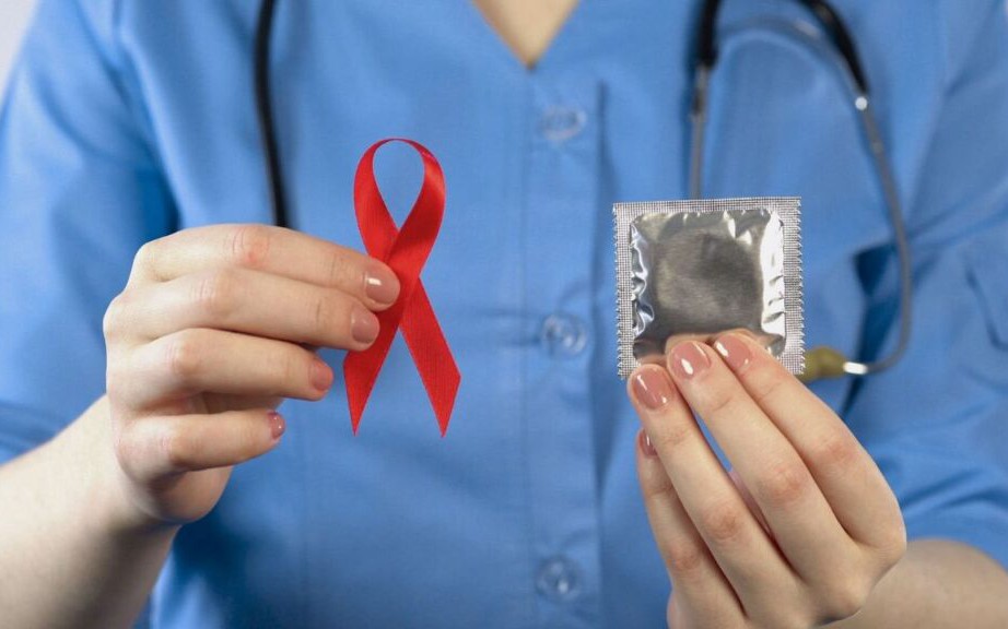 Phòng tránh lây nhiễm HIV: Lợi ích kép khi quan hệ tình dục an toàn