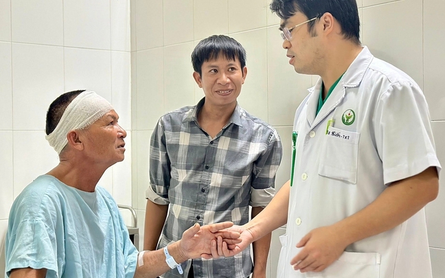 Cổng chào xã Đồng Văn đổ sập sau mưa lớn- Ảnh 2.