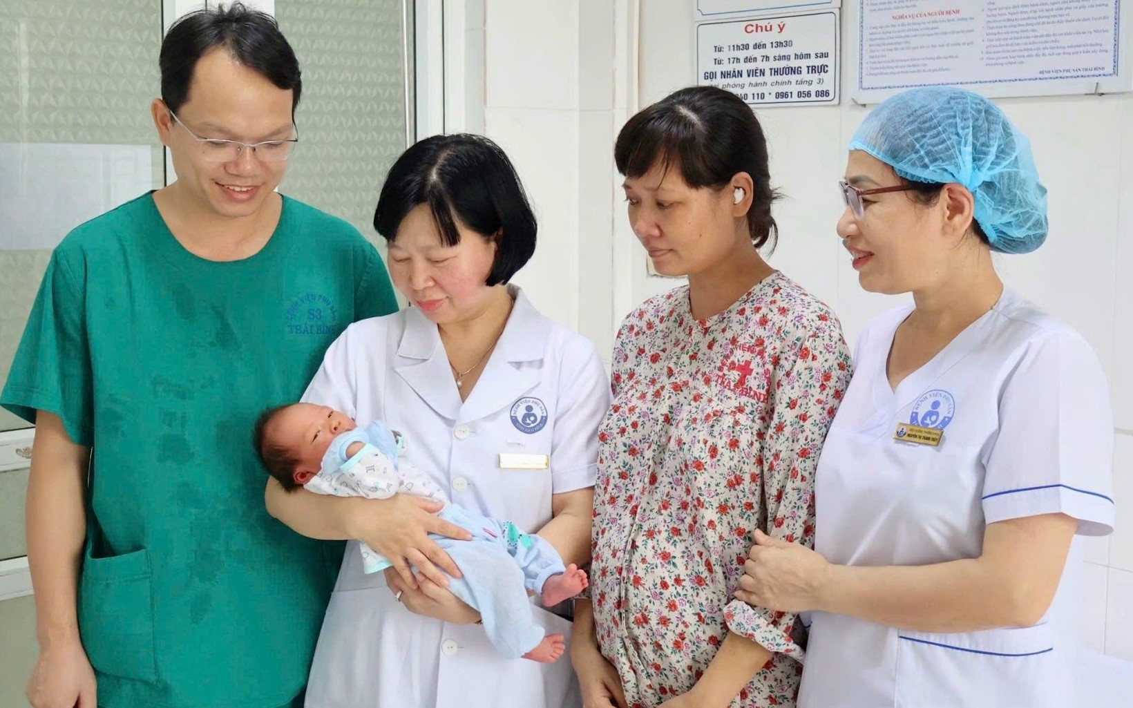 3 cán bộ y tế hiến máu giúp bệnh nhân qua cơn nguy kịch - Ảnh 2.
