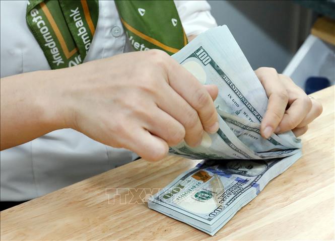 Tỷ giá hôm nay 1/10: Giá USD nhích tăng, NDT quay đầu giảm- Ảnh 1.
