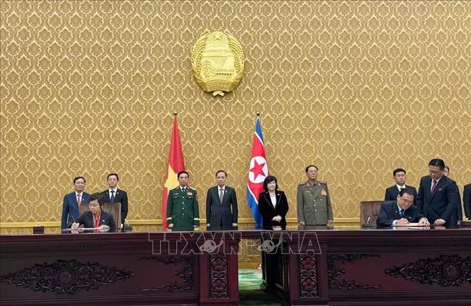 Lễ ký kết các văn kiện hợp tác song phương Việt Nam – Triều Tiên- Ảnh 8. Lễ ký kết các văn kiện hợp tác song phương Việt Nam – Triều Tiên- Ảnh 8.