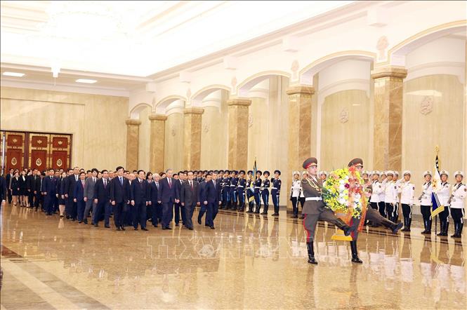Tổng Bí thư Tô Lâm đặt hoa tưởng nhớ Chủ tịch Kim Nhật Thành, Tổng Bí thư Kim Jong-il- Ảnh 1. Tổng Bí thư Tô Lâm đặt hoa tưởng nhớ Chủ tịch Kim Nhật Thành, Tổng Bí thư Kim Jong-il- Ảnh 1.