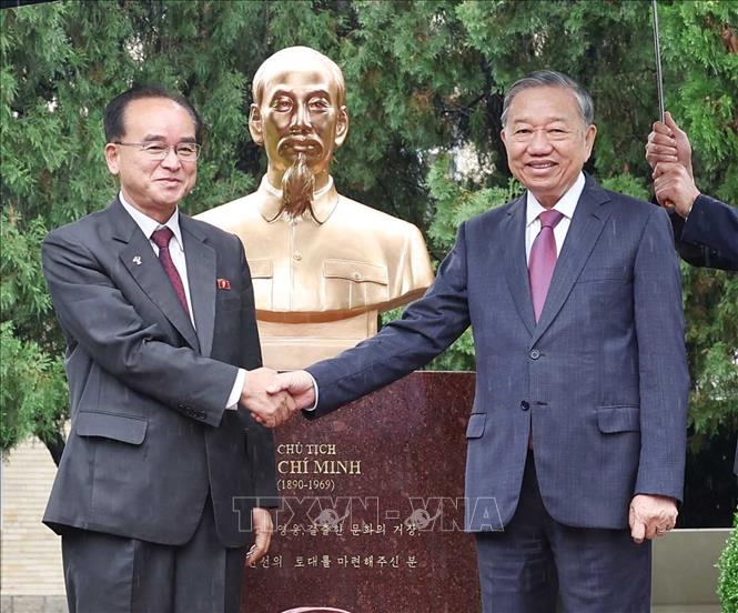 Tổng Bí thư Tô Lâm dự Lễ khánh thành tượng Chủ tịch Hồ Chí Minh tại Triều Tiên- Ảnh 3. Tổng Bí thư Tô Lâm dự Lễ khánh thành tượng Chủ tịch Hồ Chí Minh tại Triều Tiên- Ảnh 3.