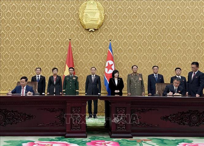 Lễ ký kết các văn kiện hợp tác song phương Việt Nam – Triều Tiên- Ảnh 5. Lễ ký kết các văn kiện hợp tác song phương Việt Nam – Triều Tiên- Ảnh 5.