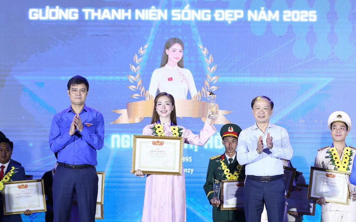 Trưởng bản cứu 90 người thoát lũ dữ, Hòa Minzy là ‘Thanh niên sống đẹp’ năm 2025