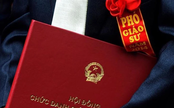Những 'bông hồng thép' ngành Y học được đề nghị công nhận Phó Giáo sư năm 2025- Ảnh 1.